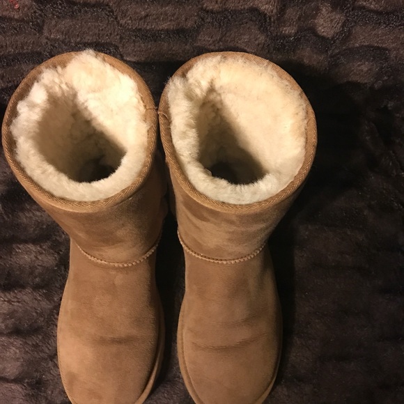 ‼️Sold‼️UGG CLASIC SHORT BOOTS SIZE 8 - Picture 2 of 6